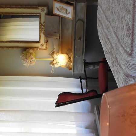 Bed and Breakfast L'Ecrin Du Val De Sambre Maubeuge Exterior foto