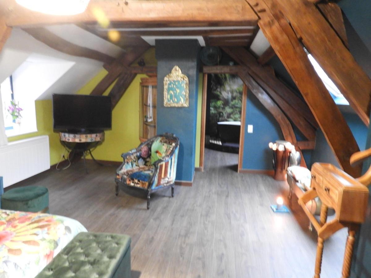Bed and Breakfast L'Ecrin Du Val De Sambre Maubeuge Exterior foto