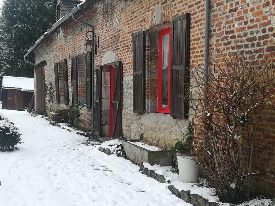 Bed and Breakfast L'Ecrin Du Val De Sambre Maubeuge Exterior foto
